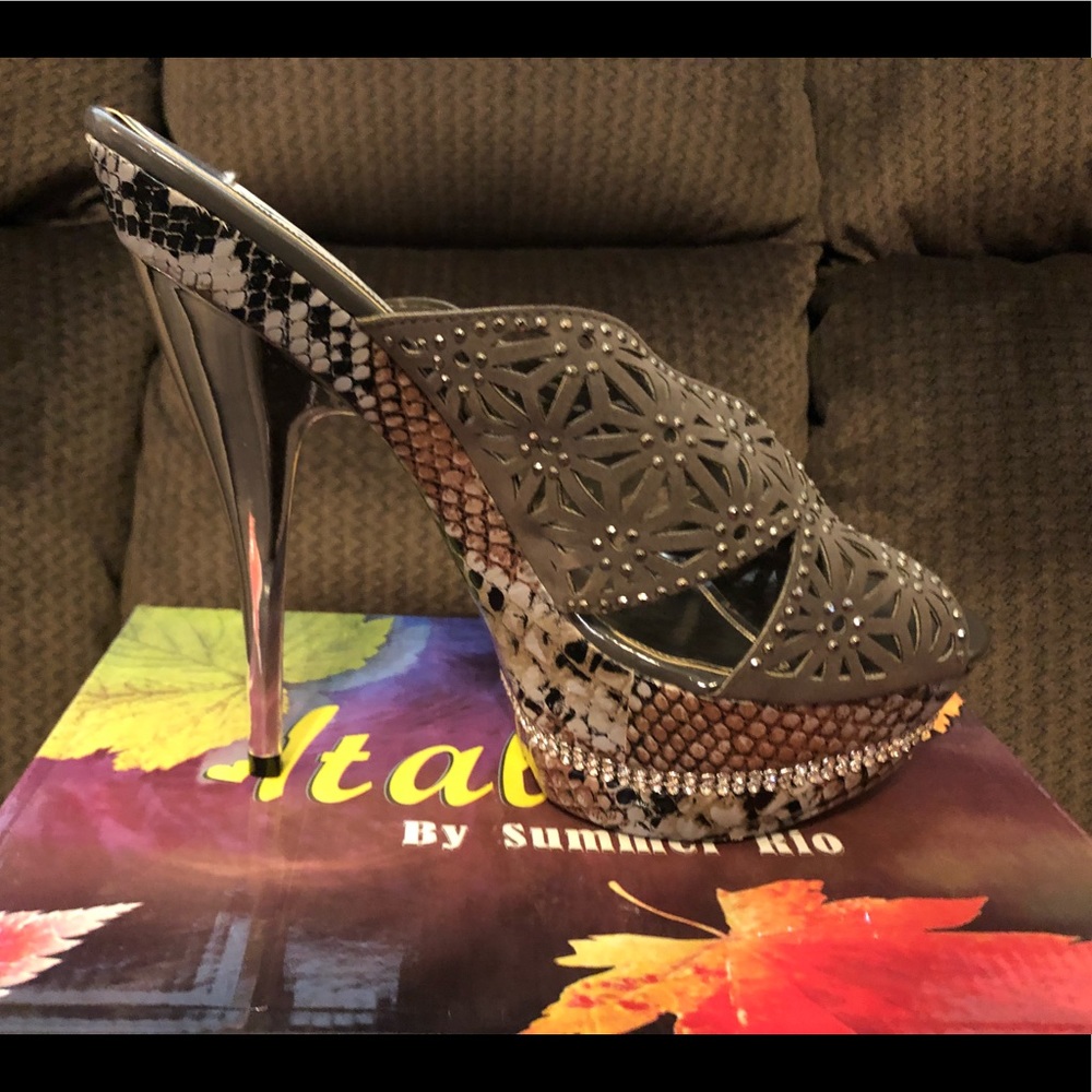 Super cute Italina heels by Summer Rio sz 7